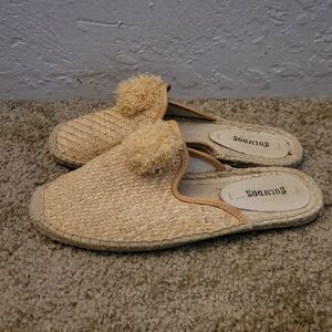 Soludos Raffia Pom Mules Size 6½